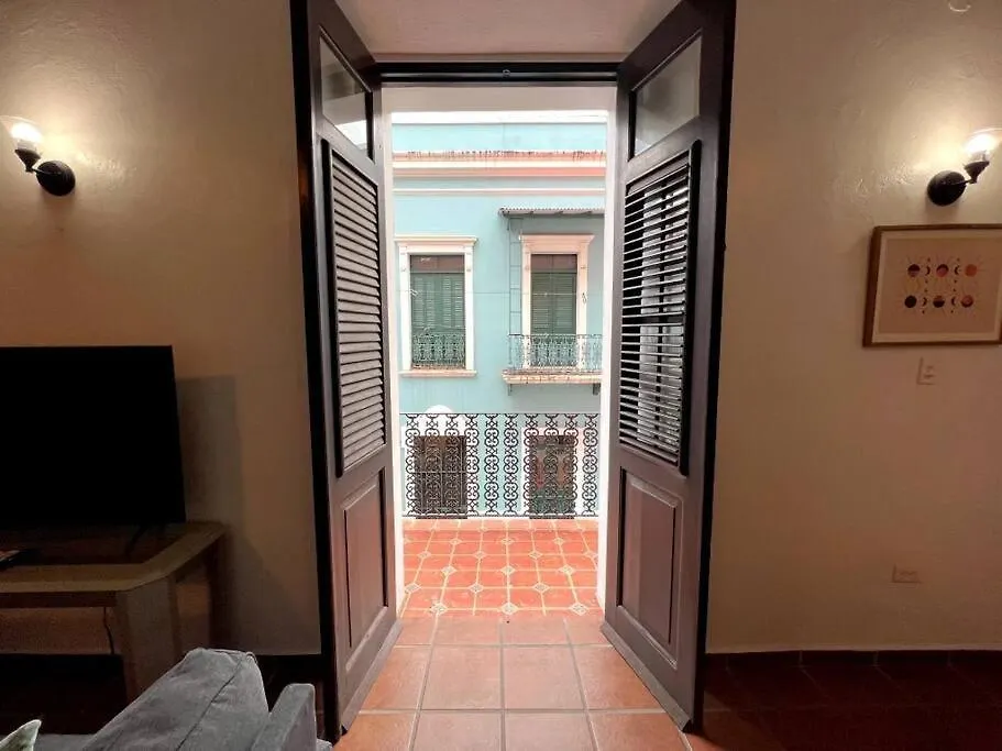 65 Fortaleza 1 - N Colonial Apt W/ Balconies & Views Apartment San Juan